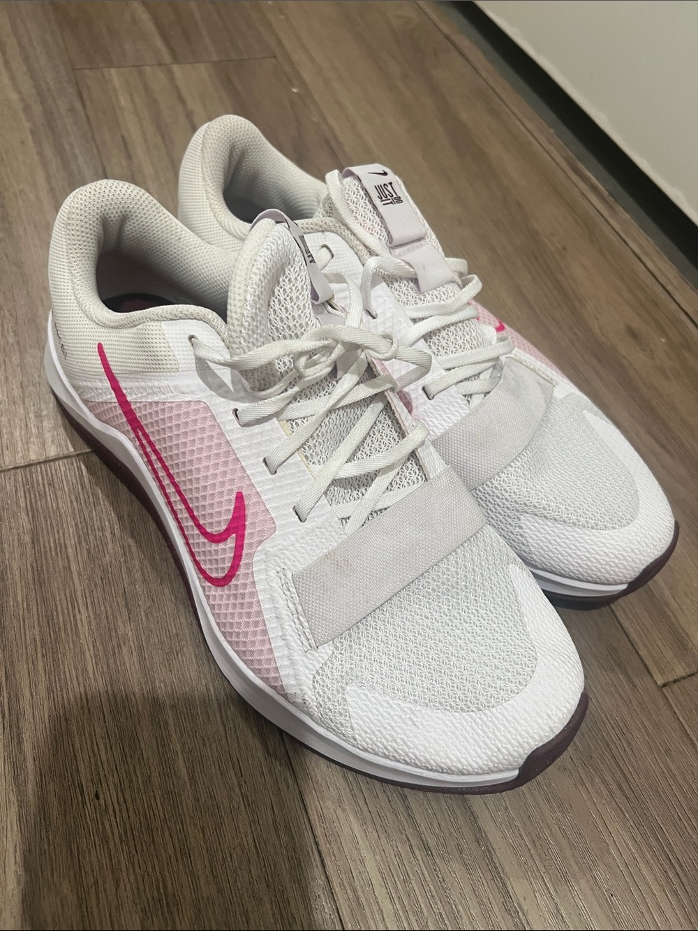 Nike Women’s White and Pink Training Sneakers